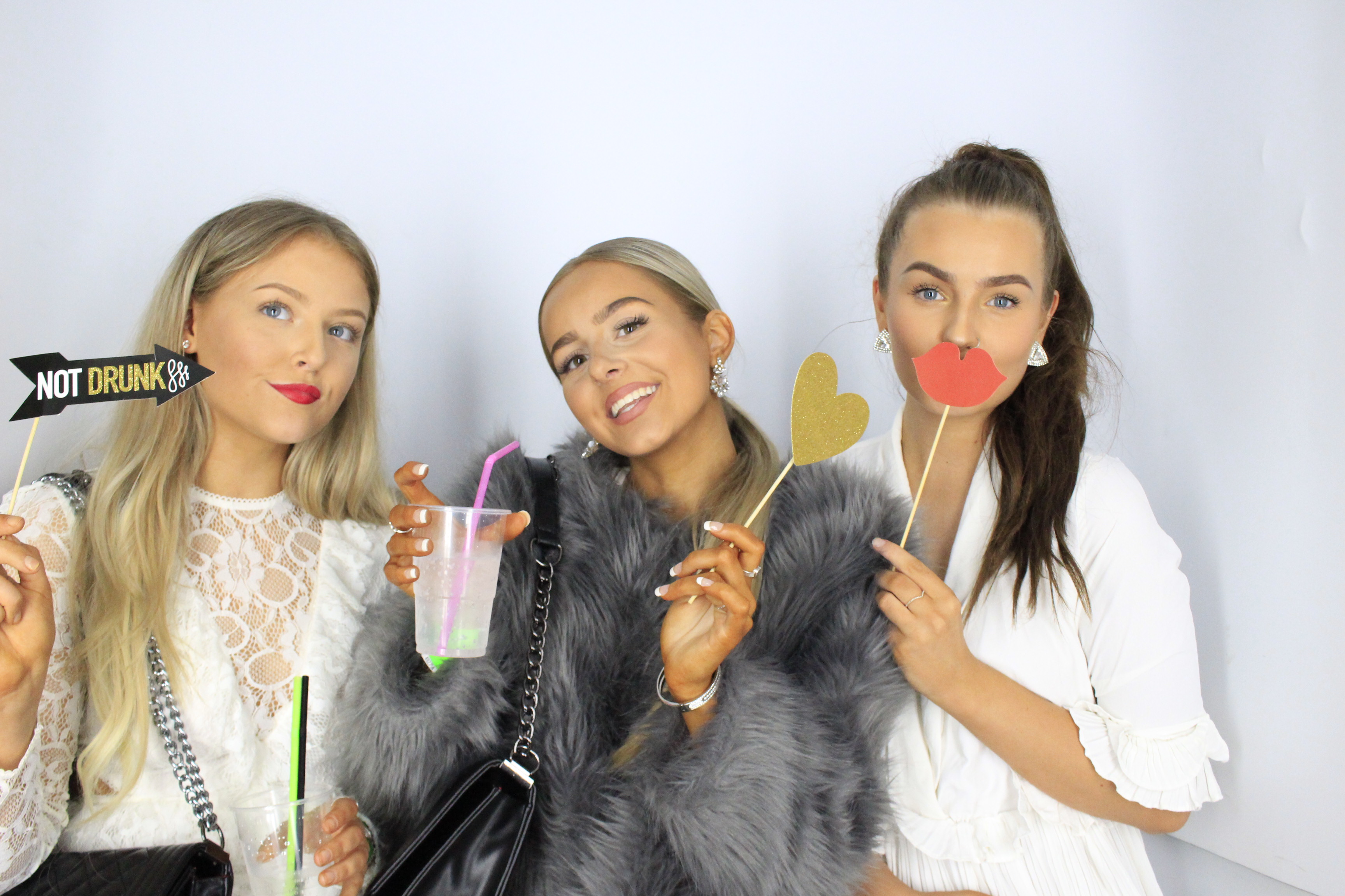 Issy & Alice's 18th Birthday Party | View more photos from the event at gallery.myphotoboothexperience.co.uk/u/MyPhotoBoothExperienceLtd/Issy-Alices-18th-Birthday-Party